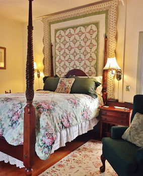 Inn At The Canal Bed & Breakfast Chesapeake City Экстерьер фото